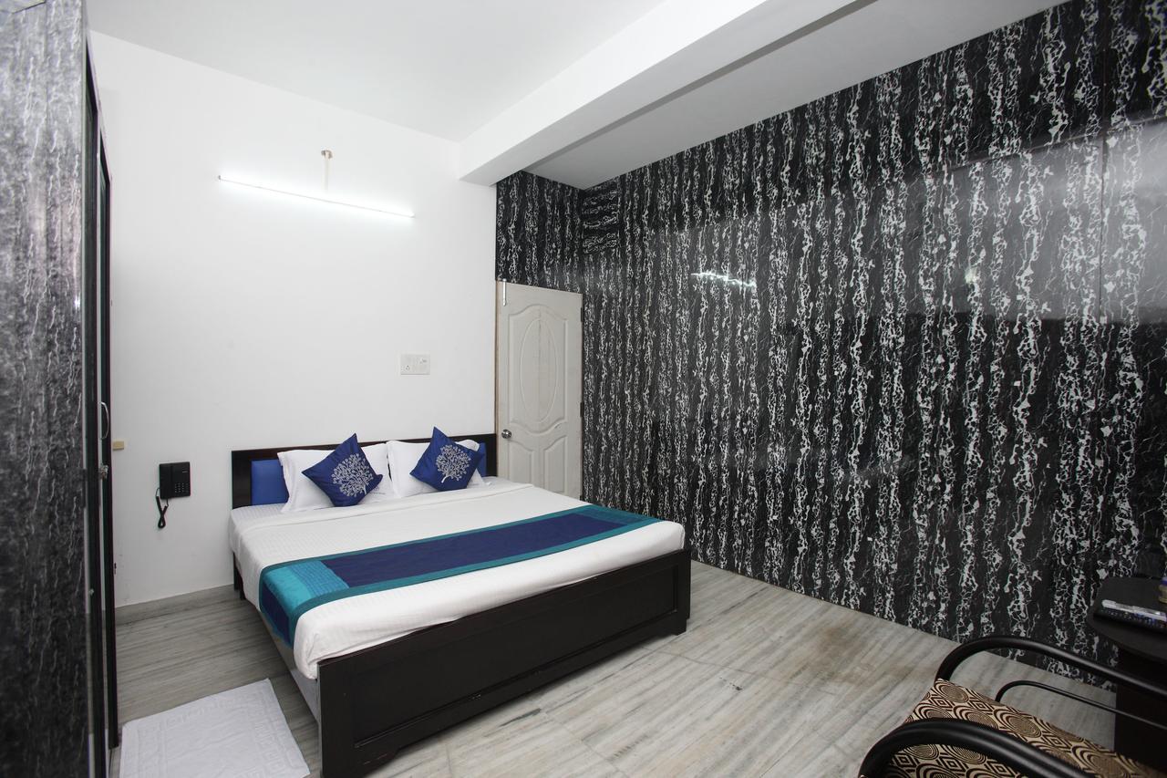 Oyo 935 Hotel Palkhee มุมไบ ภายนอก รูปภาพ